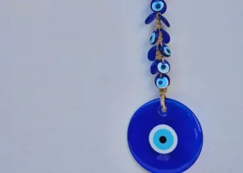 Mexican Red Bracelet & Ojo Bracelet Meaning?